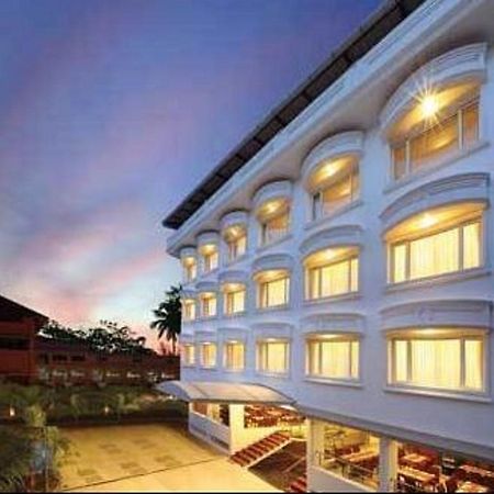 โคชิน พาเลซ Hotel Kochi ภายนอก รูปภาพ