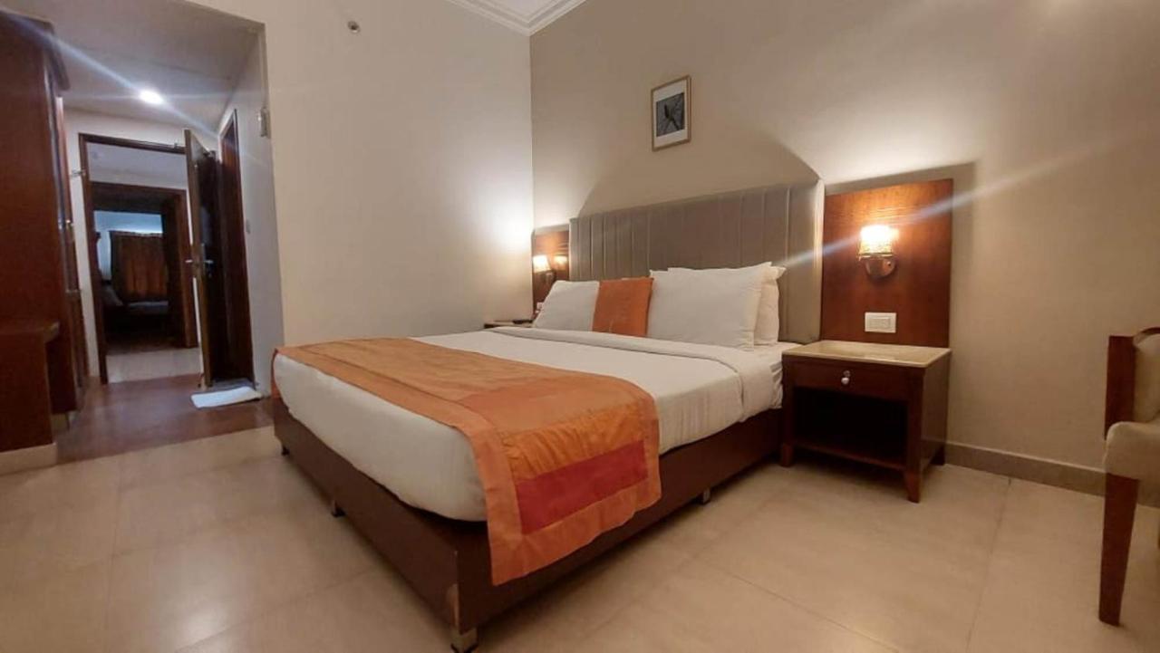 โคชิน พาเลซ Hotel Kochi ภายนอก รูปภาพ