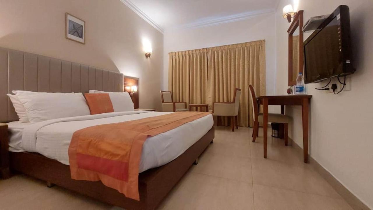 โคชิน พาเลซ Hotel Kochi ภายนอก รูปภาพ