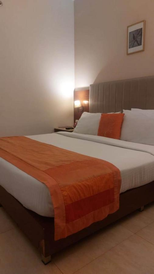 โคชิน พาเลซ Hotel Kochi ภายนอก รูปภาพ